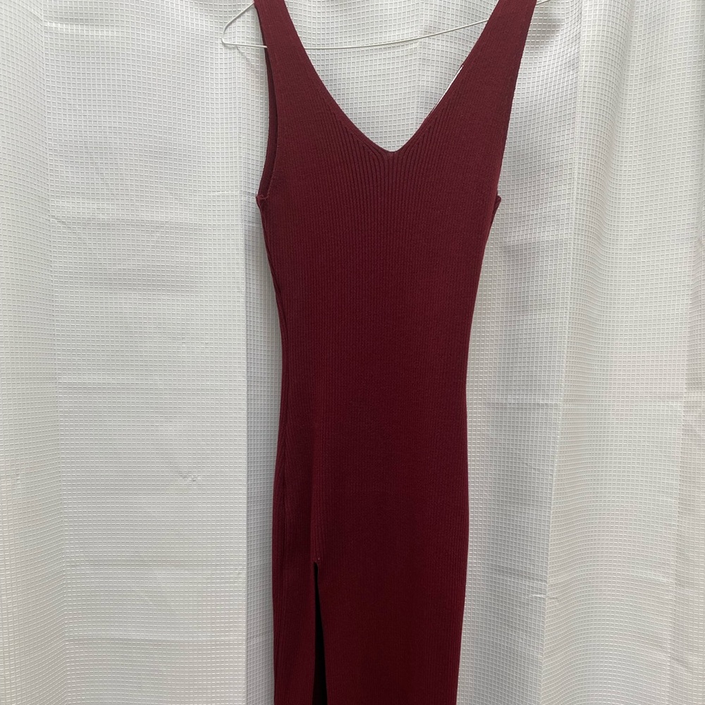Knit midi dress with side slit